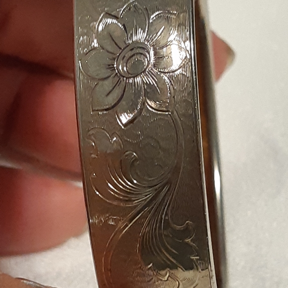 Vintage Chunky Flower Designs Silver Tone Bracelet 8.1/8" Circle Length - Picture 13 of 16